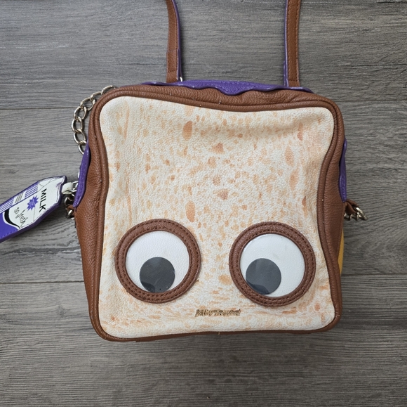 Betsey Johnson That's My Jam PB&J Shoulder Bag Milk Jug Hang Tag Funky - Picture 2 of 9